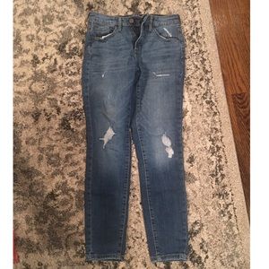 Distrssed skinny jeans